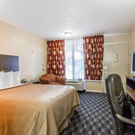 Quality Inn Ada Near University Εξωτερικό φωτογραφία