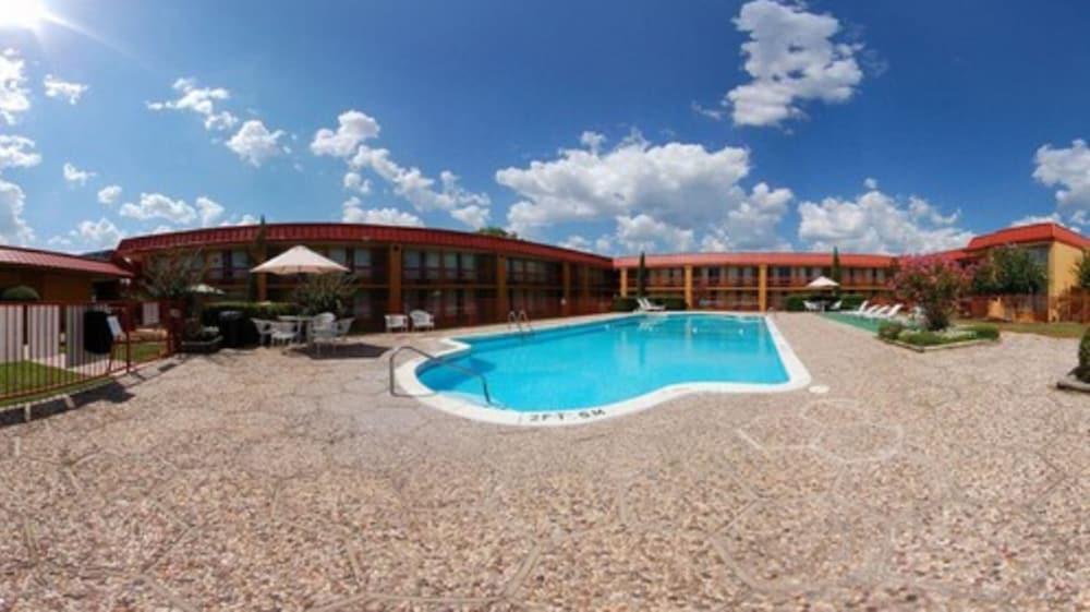 Quality Inn Ada Near University Εξωτερικό φωτογραφία