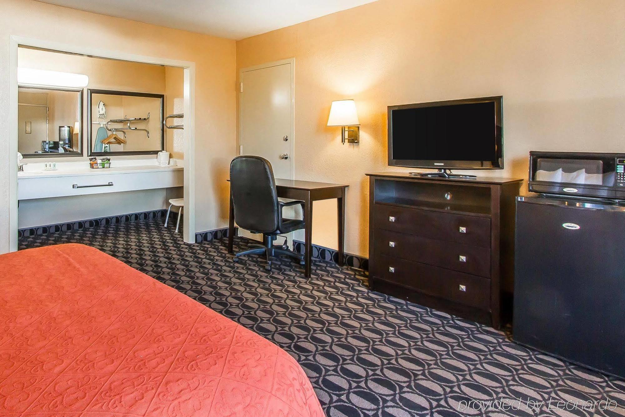 Quality Inn Ada Near University Εξωτερικό φωτογραφία