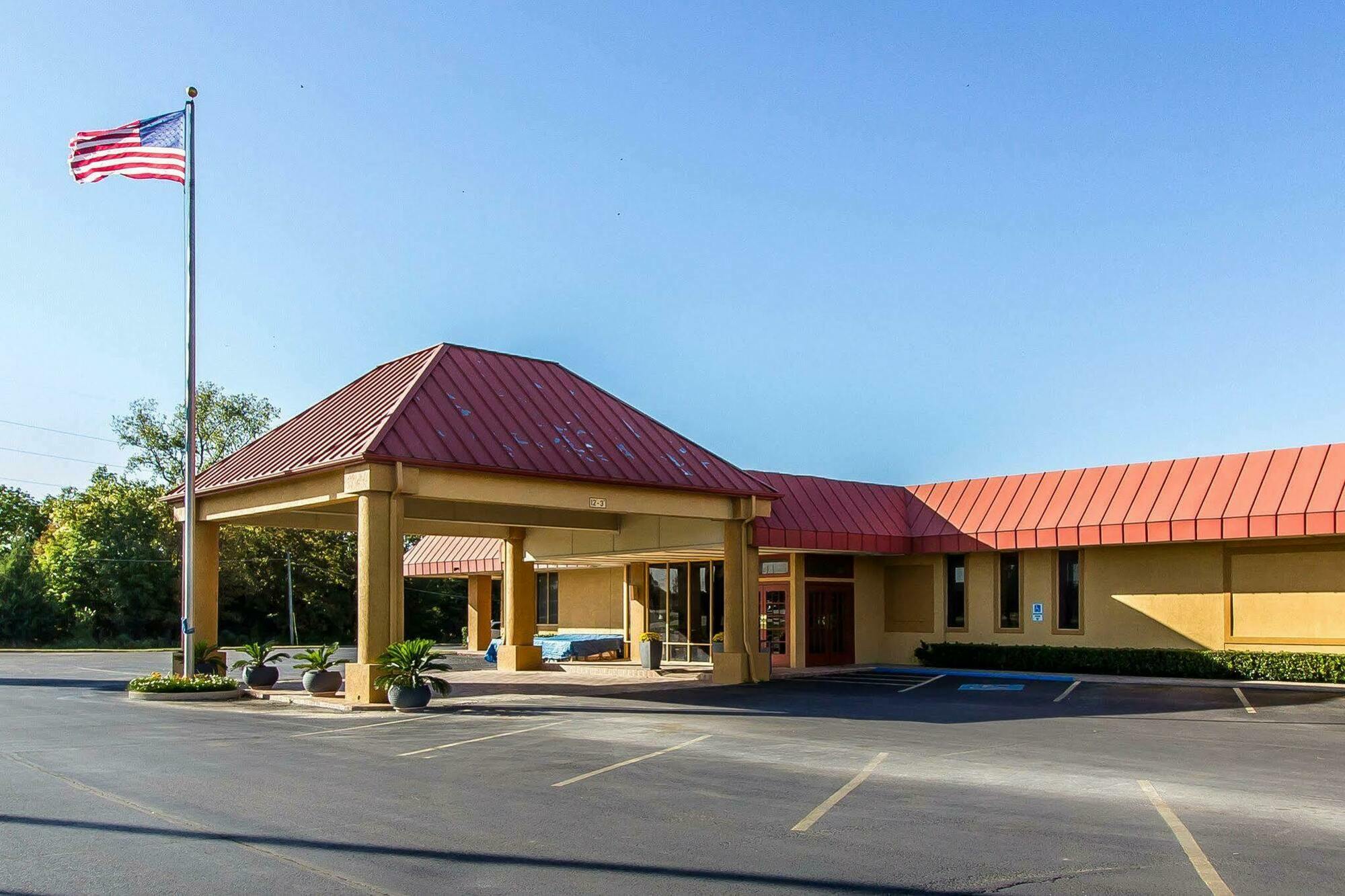 Quality Inn Ada Near University Εξωτερικό φωτογραφία